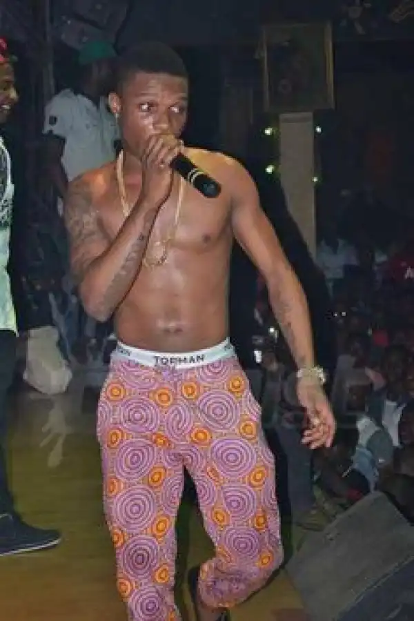 Photo: Wizkid Performs Shirtless On Stage